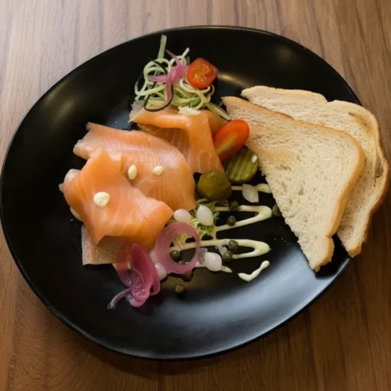 Smoked Salmon with Toasted bread