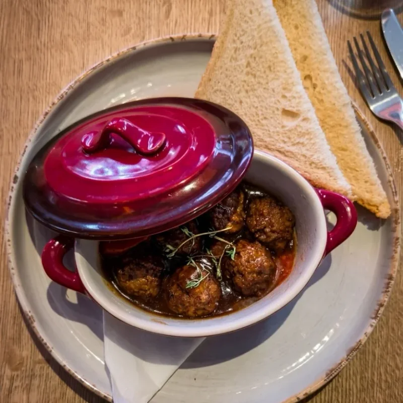 Dutch Meatballs in Gravy